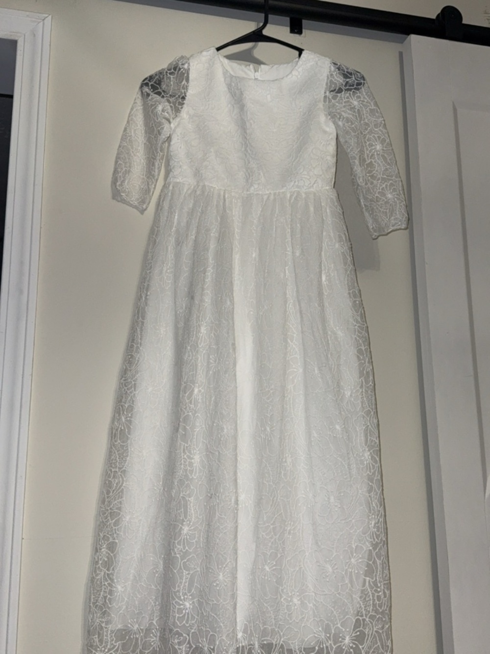 LalaMira White Lace 3/4 Sleeve Round Neck A-Line Full-Length Zipper Back size 8